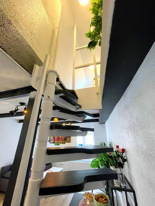 Robinshomes-Industrial Braunschweig Exterior photo